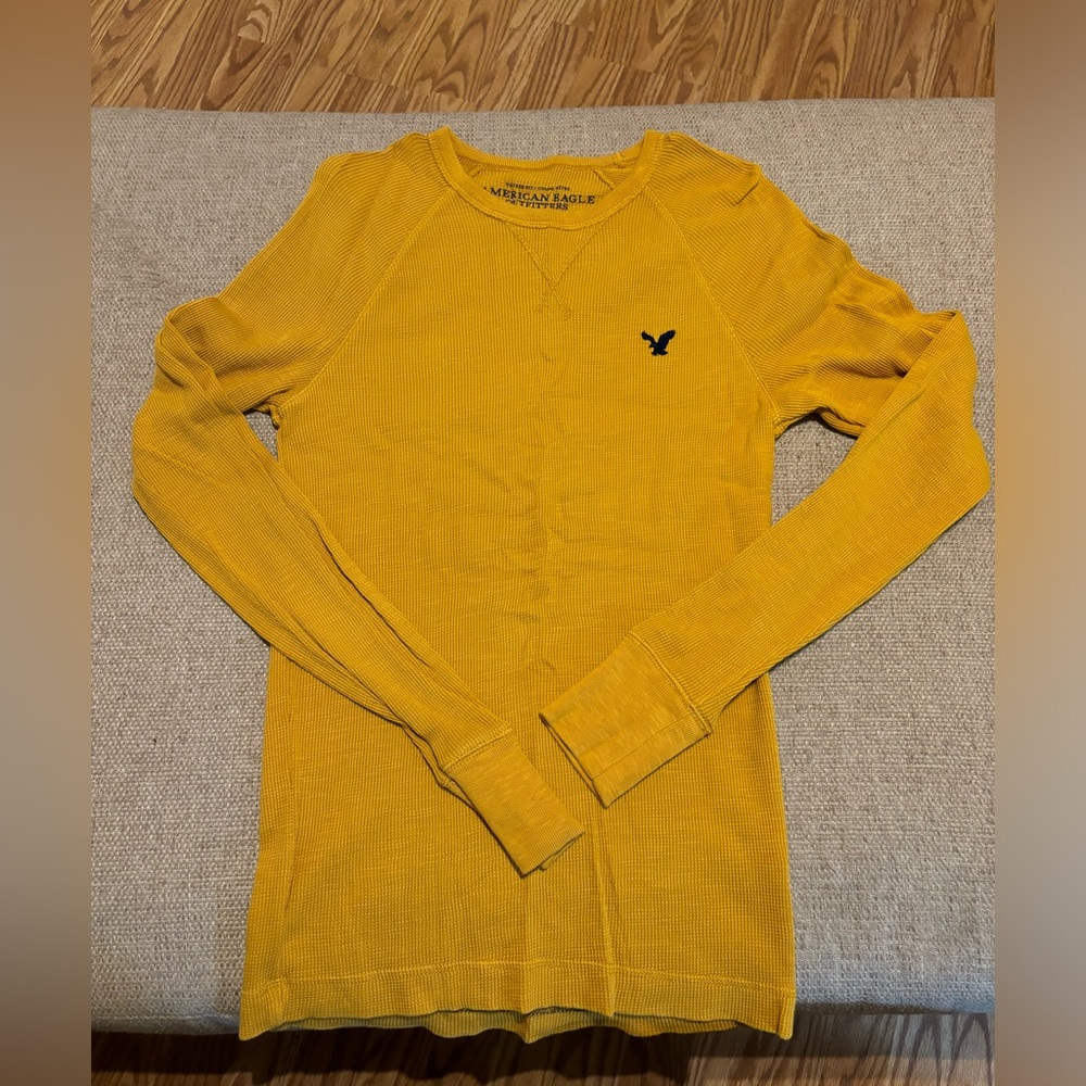 American Eagle Outfitters Vintage Fit Golden Thermal